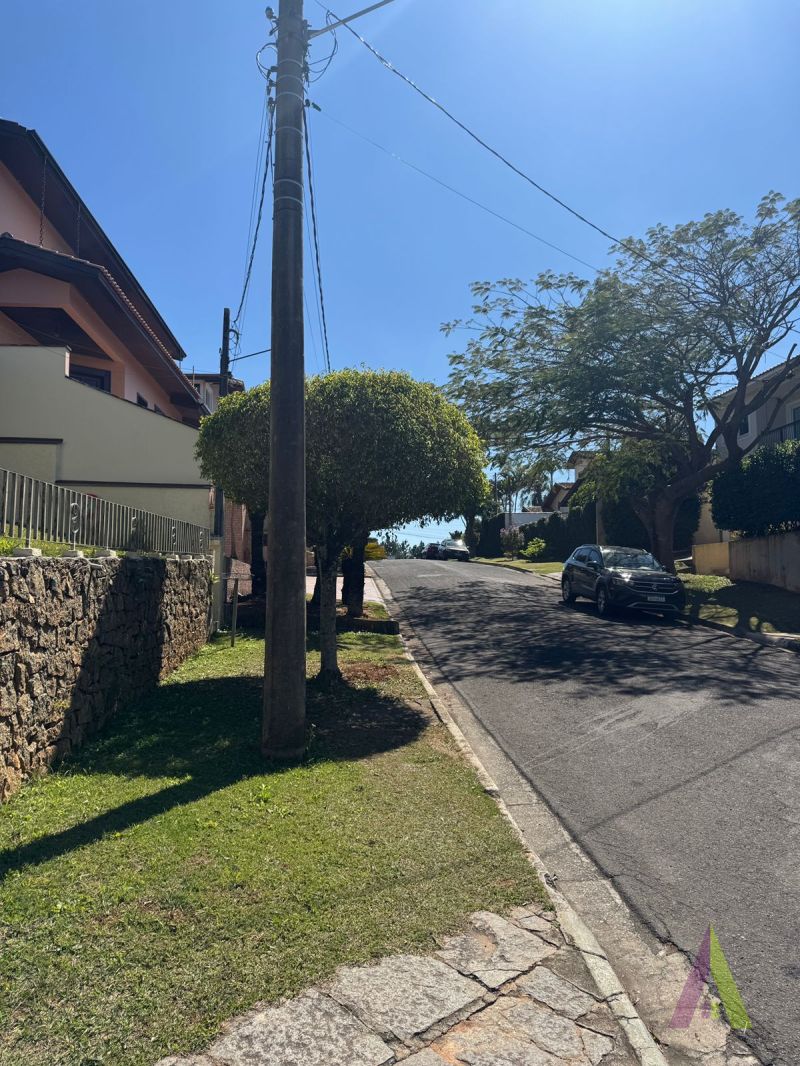Casa em Condomínio Fechado de Alto Padrão em São Roque!