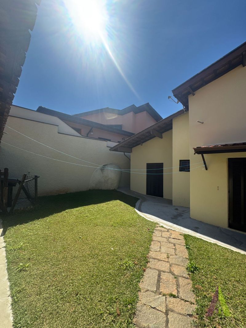 Casa em Condomínio Fechado de Alto Padrão em São Roque!