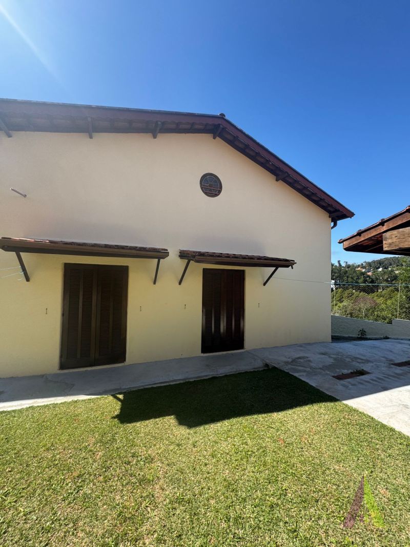 Casa em Condomínio Fechado de Alto Padrão em São Roque!