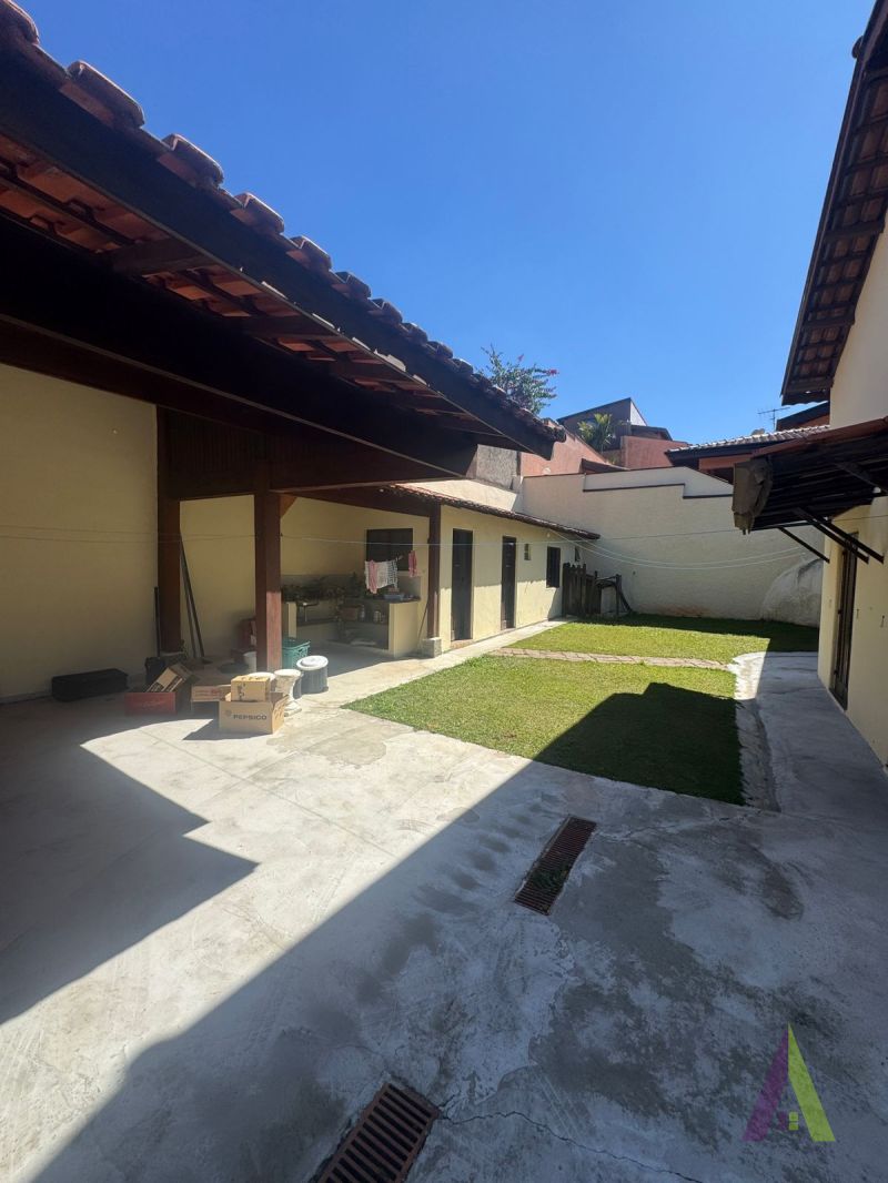Casa em Condomínio Fechado de Alto Padrão em São Roque!