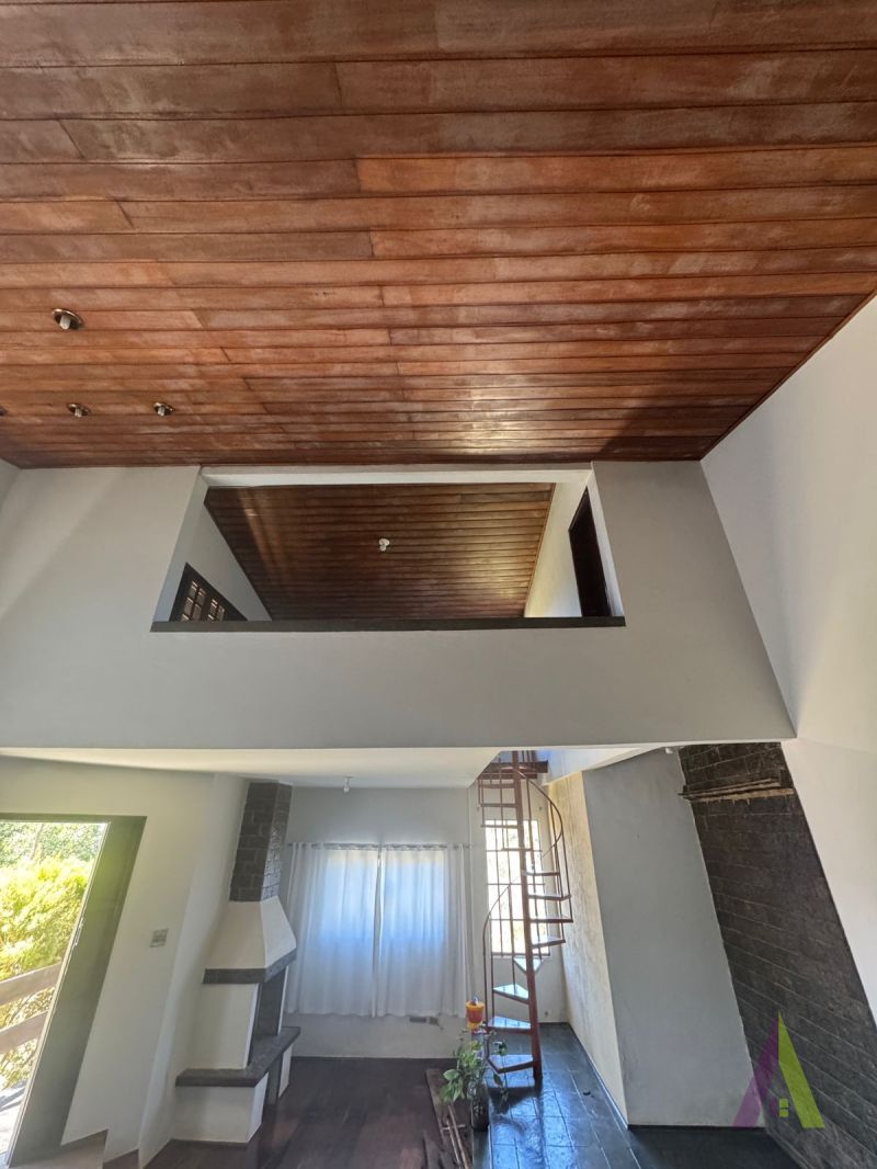 Casa em Condomínio Fechado de Alto Padrão em São Roque!