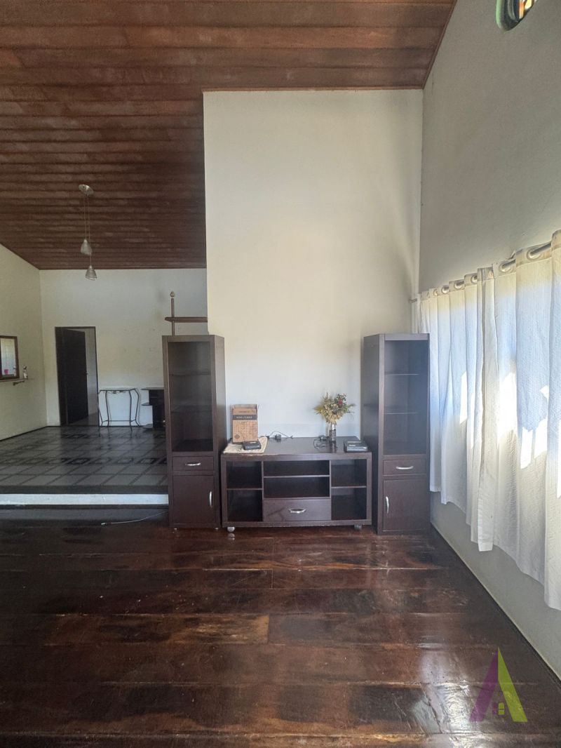 Casa em Condomínio Fechado de Alto Padrão em São Roque!