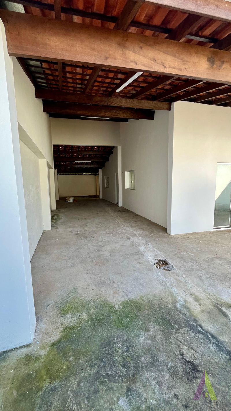 Casa Térrea em Bairro Próximo ao Centro de São Roque!