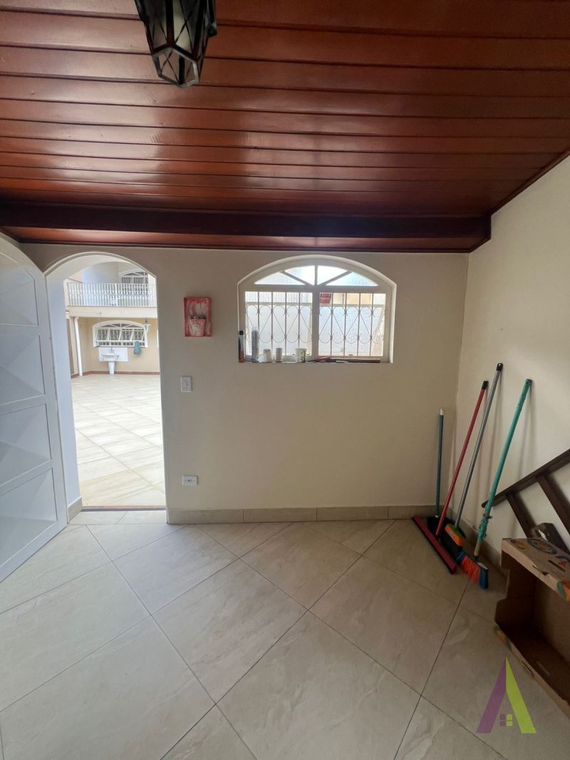 Casa Térrea no Centro de São Roque!