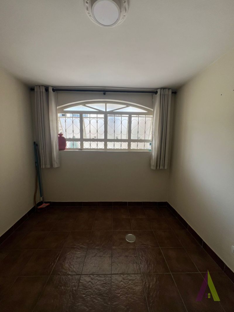 Casa Térrea no Centro de São Roque!