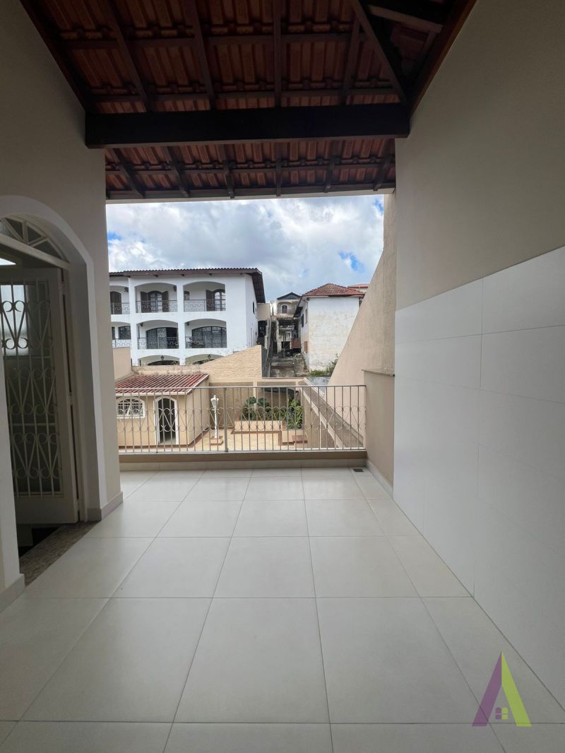 Casa Térrea no Centro de São Roque!
