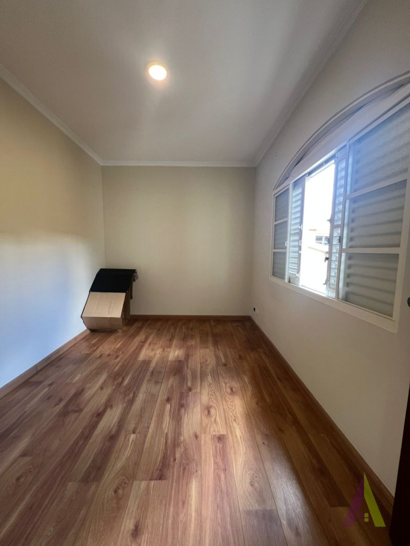Casa Térrea no Centro de São Roque!
