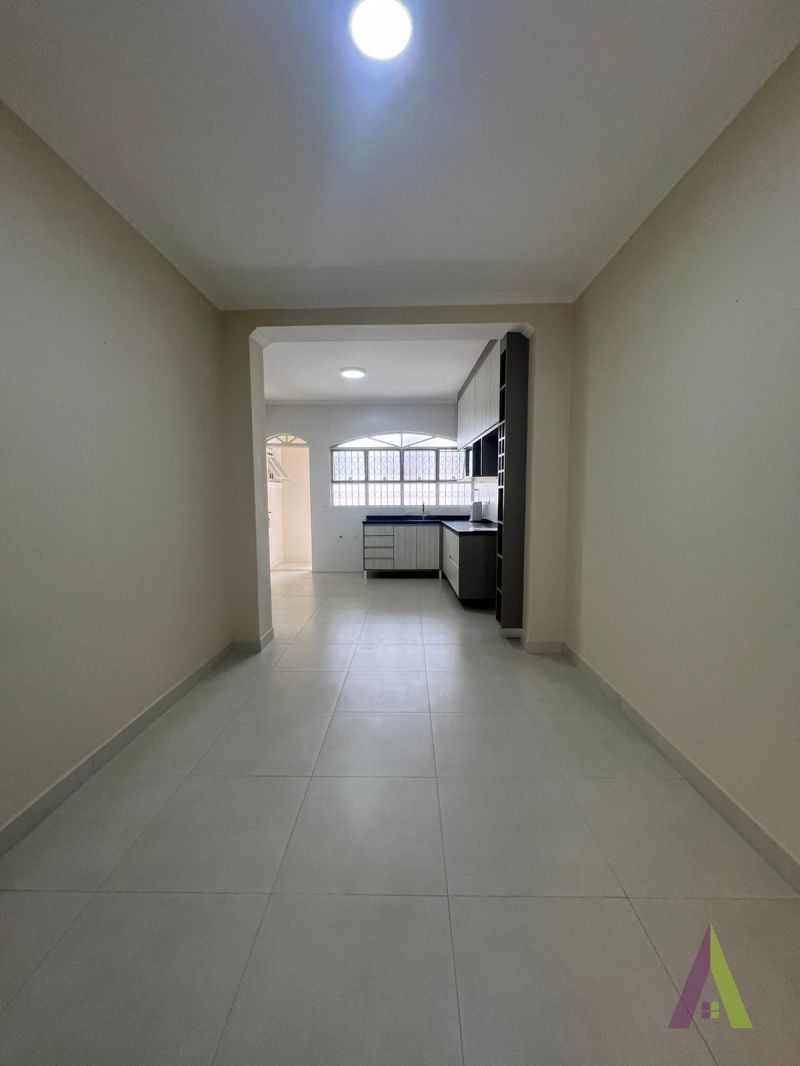 Casa Térrea no Centro de São Roque!