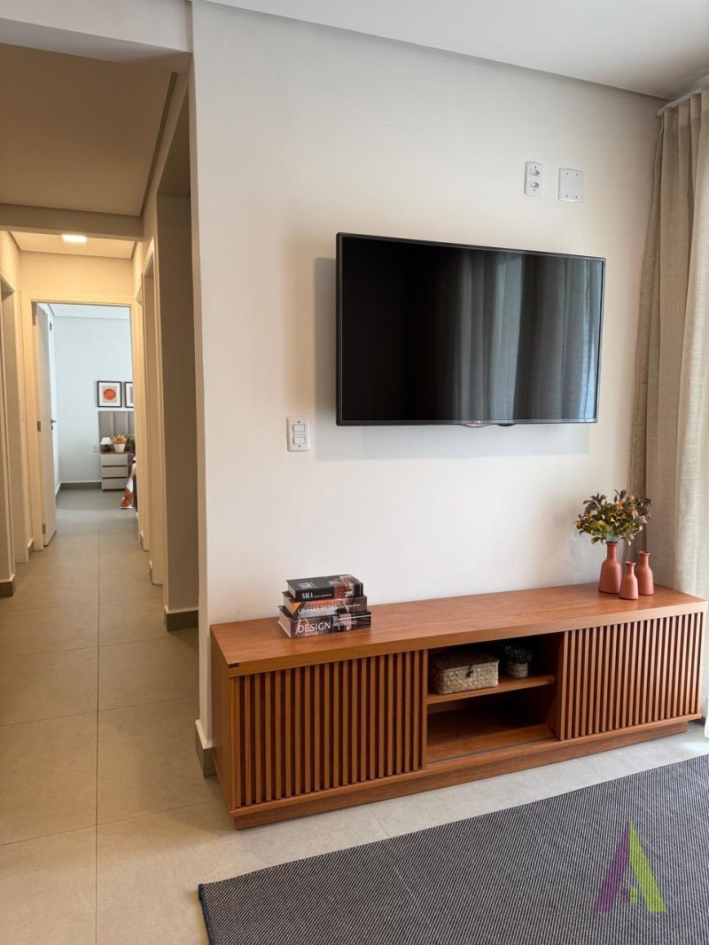 Apartamento Mobilado Novo com Quintal em São Roque! 