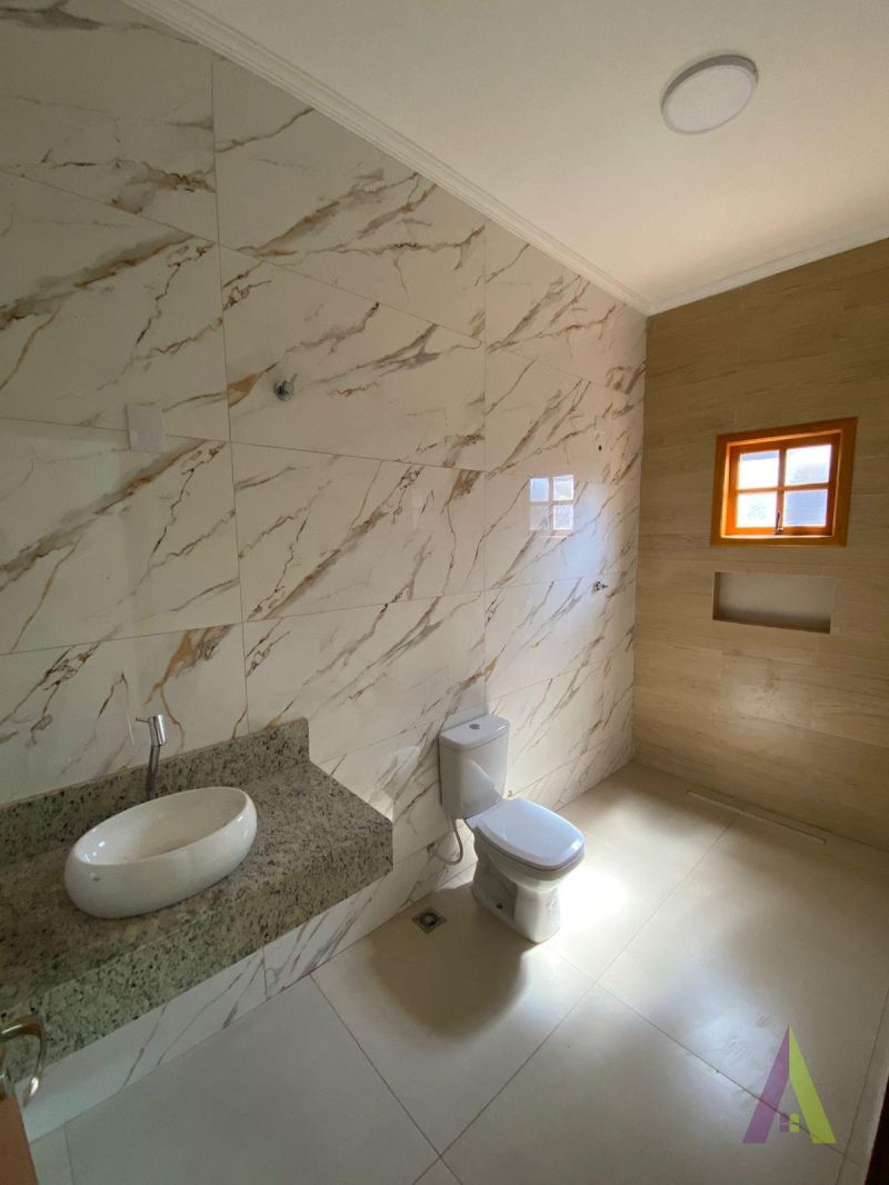 Casa Térrea Alto Padrão Próximo ao Centro de São Roque! 