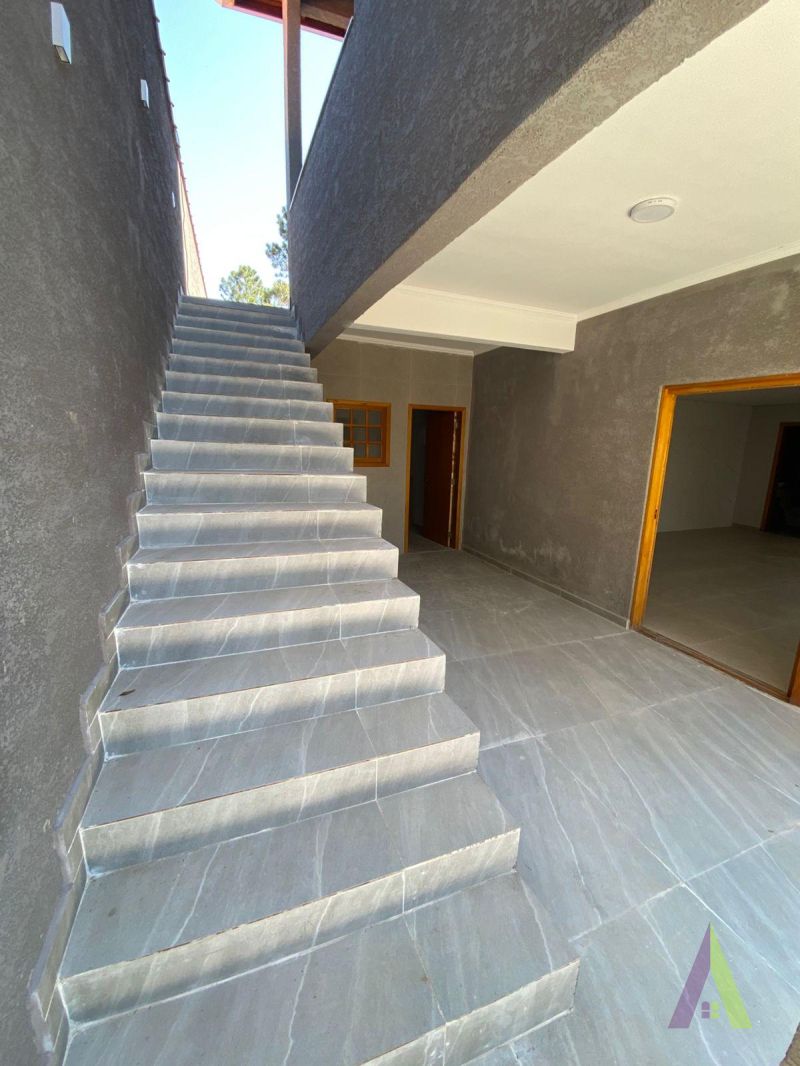 Casa Térrea Alto Padrão Próximo ao Centro de São Roque! 