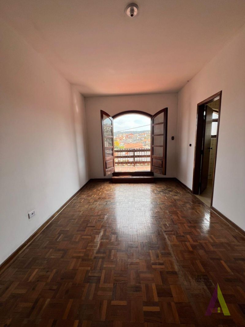 Sobrado Comercial em Bairro Tradicional de São Roque!