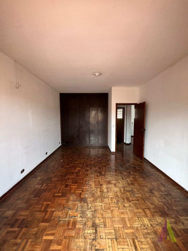 Sobrado Comercial em Bairro Tradicional de São Roque!