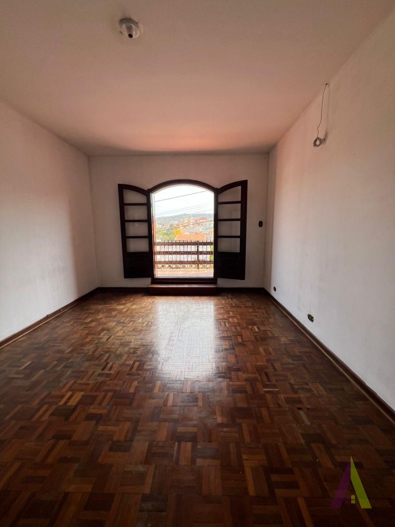Sobrado Comercial em Bairro Tradicional de São Roque!