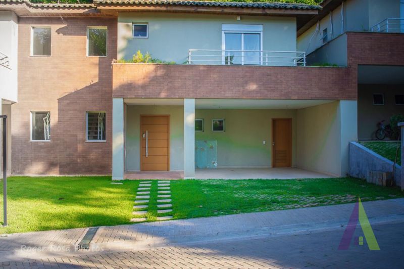 Sobrado em Condomínio Clube em São Roque! 