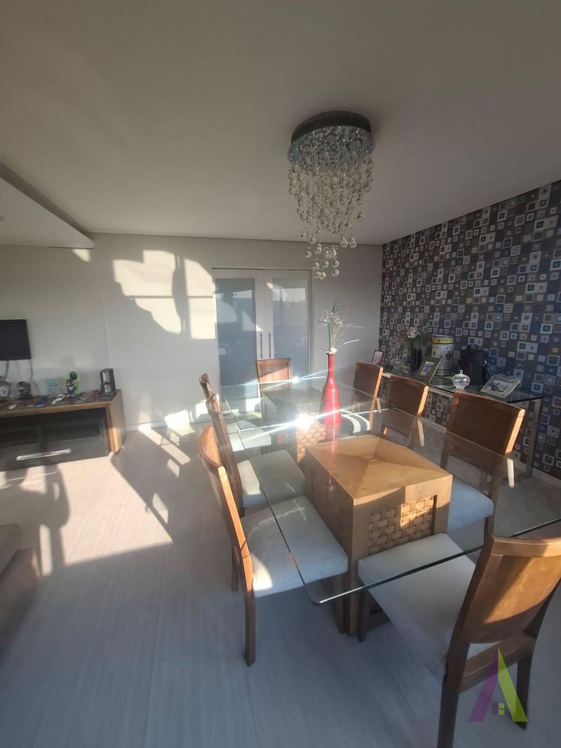 Apartamento Triplex em Condomínio de Alto Padrão de São Roque!