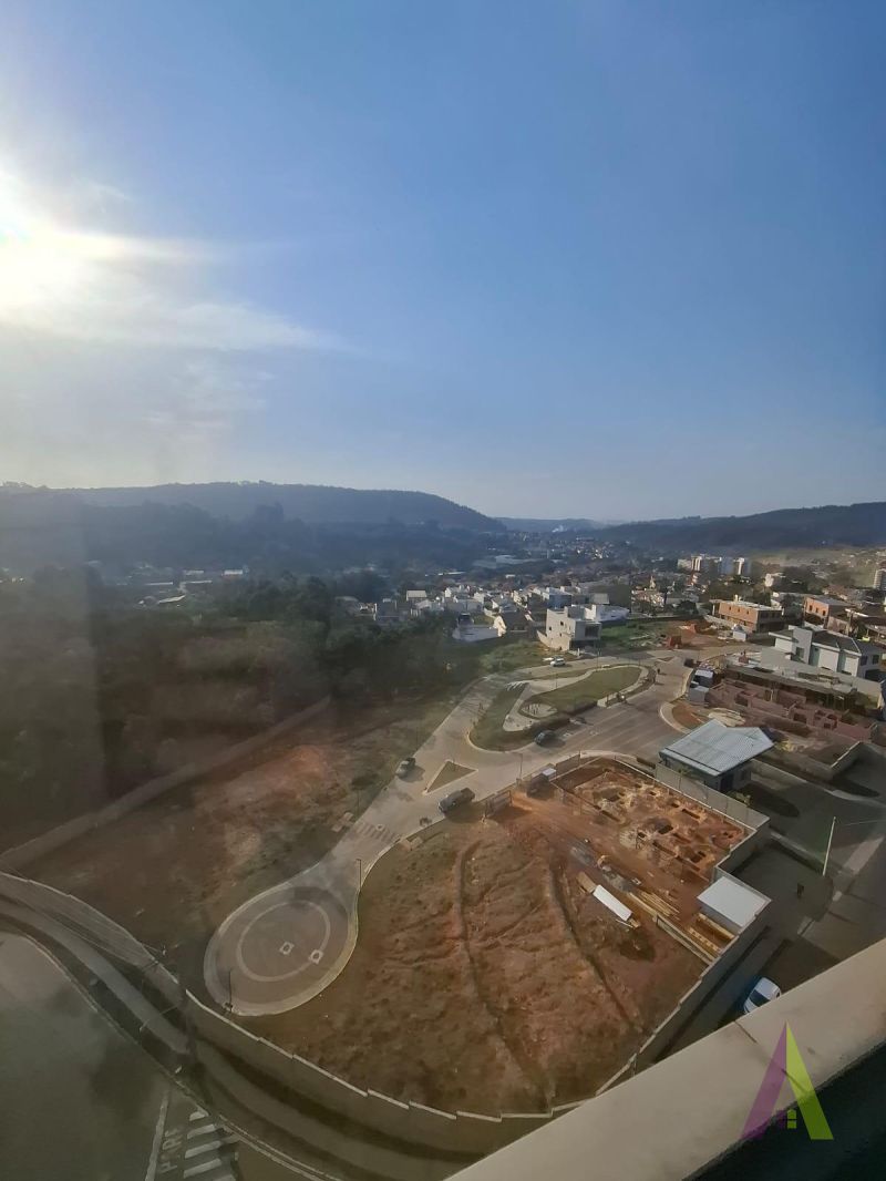 Apartamento Triplex em Condomínio de Alto Padrão de São Roque!