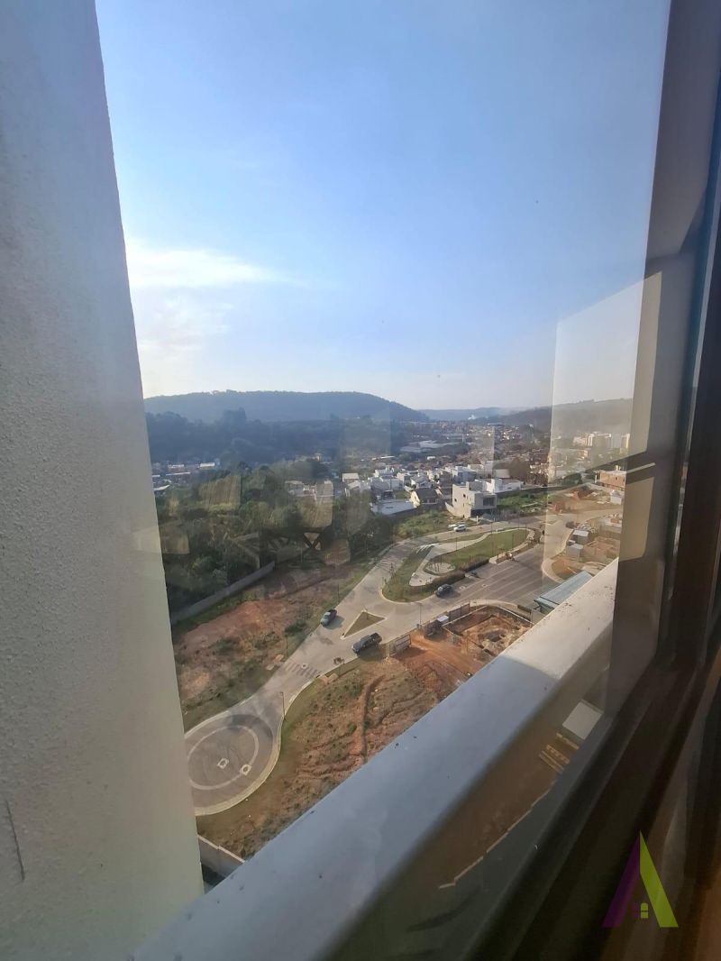 Apartamento Triplex em Condomínio de Alto Padrão de São Roque!