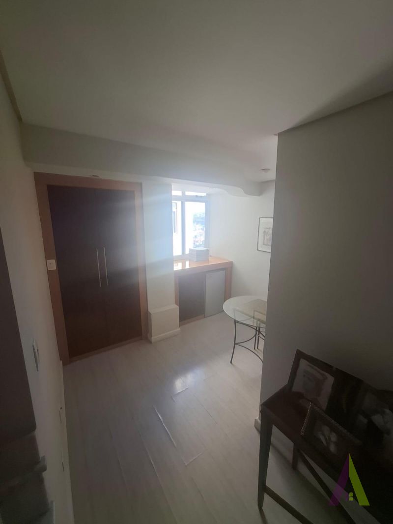 Apartamento Triplex em Condomínio de Alto Padrão de São Roque!