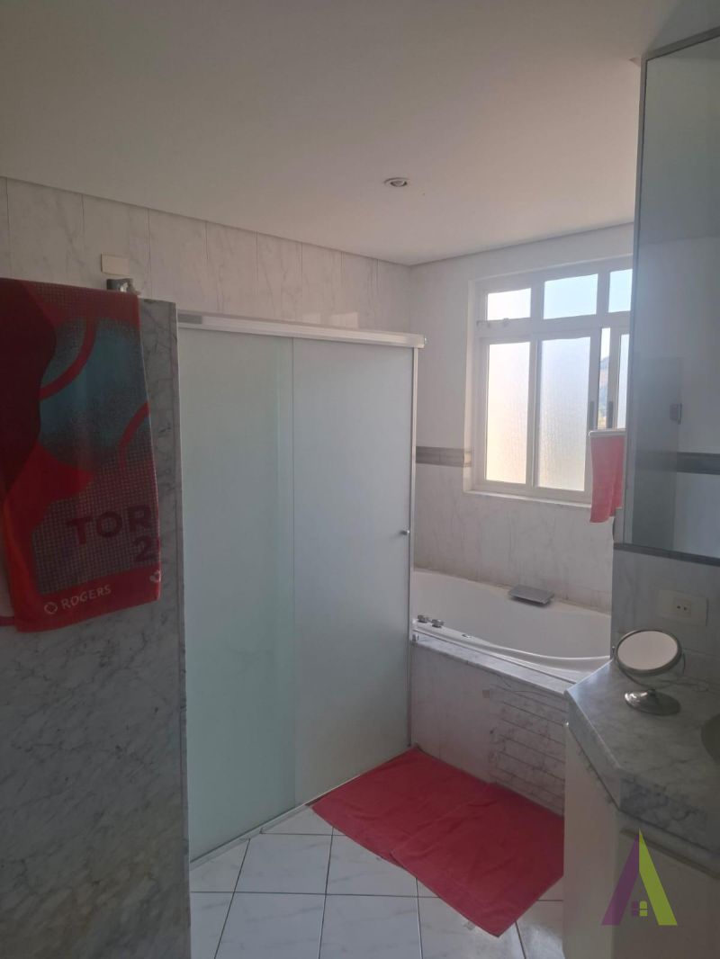 Apartamento Triplex em Condomínio de Alto Padrão de São Roque!