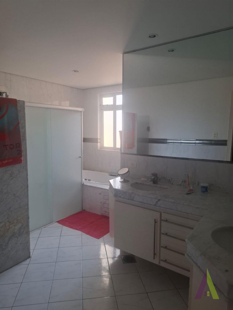 Apartamento Triplex em Condomínio de Alto Padrão de São Roque!