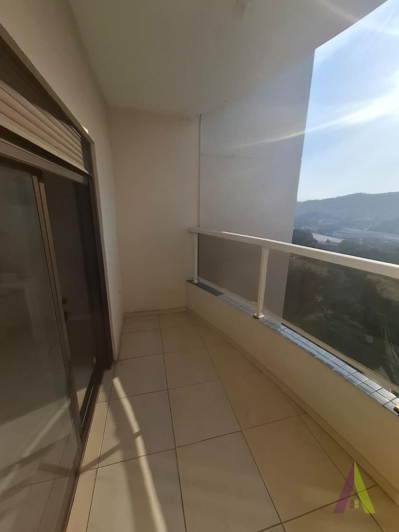 Apartamento Triplex em Condomínio de Alto Padrão de São Roque!