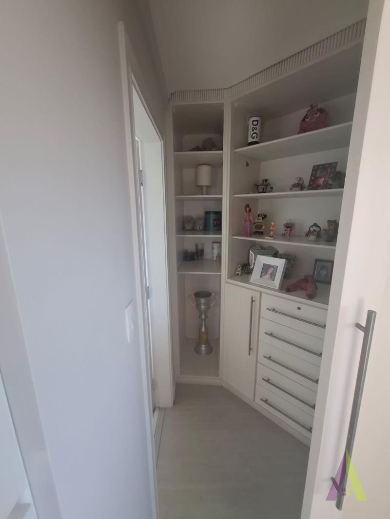 Apartamento Triplex em Condomínio de Alto Padrão de São Roque!