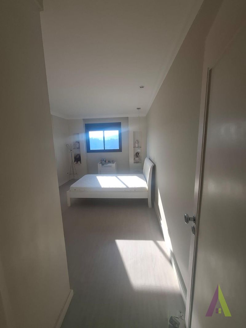 Apartamento Triplex em Condomínio de Alto Padrão de São Roque!