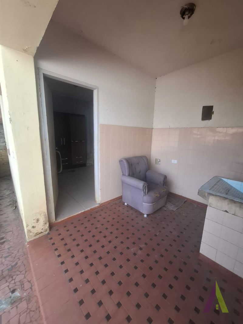 Casa Comercial ou Residencial ampla no Centro de São Roque!