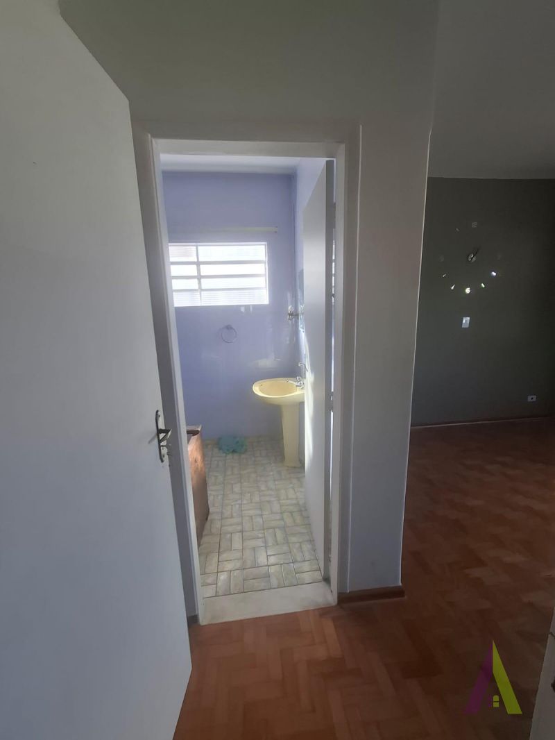 Casa Comercial ou Residencial ampla no Centro de São Roque!