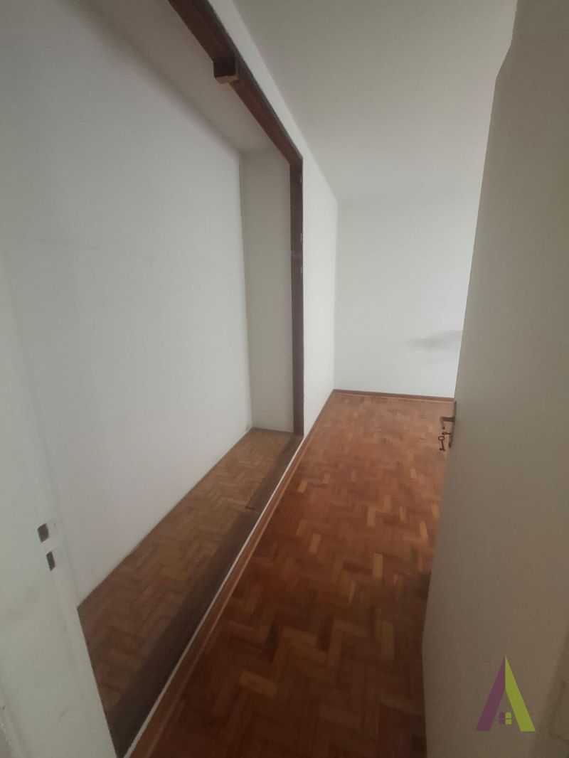 Casa Comercial ou Residencial ampla no Centro de São Roque!