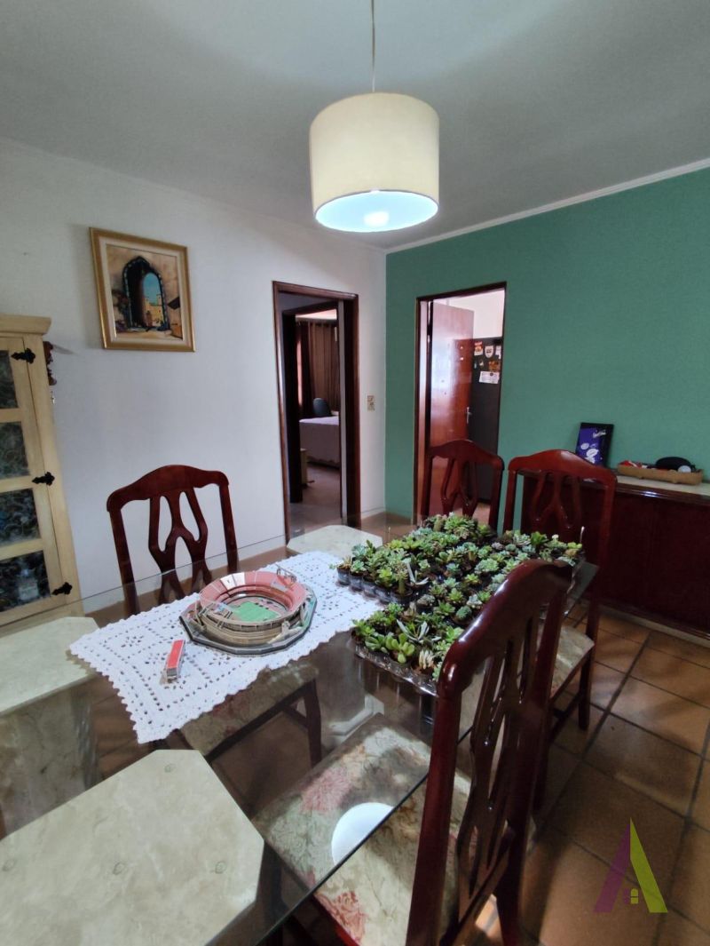 Casa Térrea Próximo ao Centro de São Roque! 