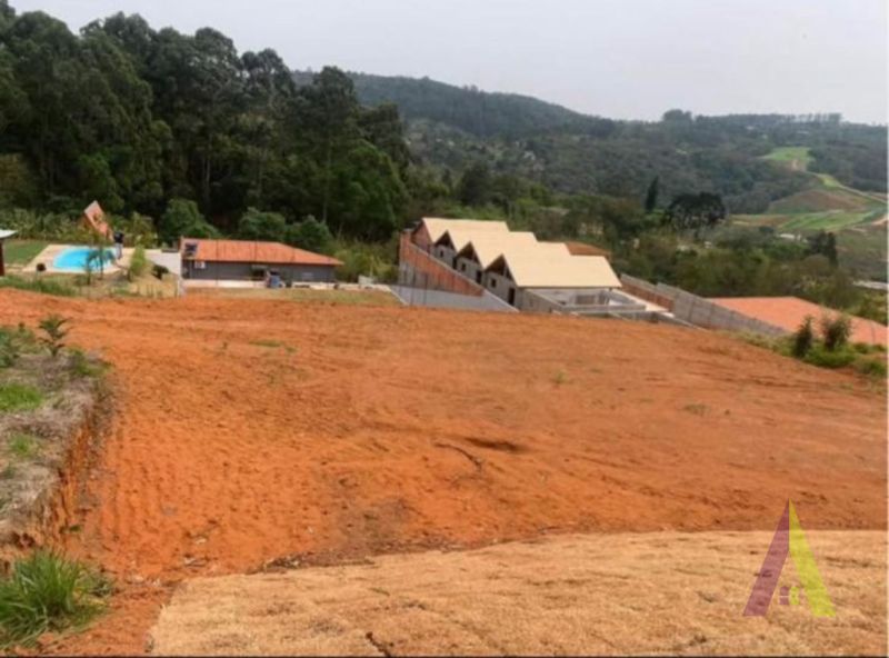 Terreno Plano no Roteiro do Vinho em São Roque!