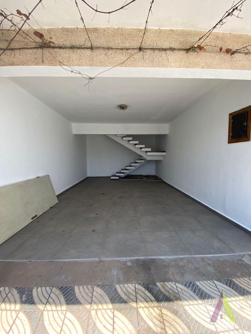 Sobrado Próximo ao Centro de São Roque! 
