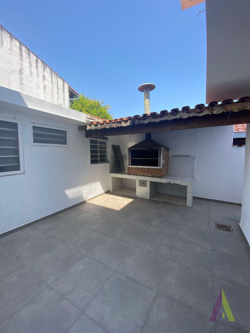 Sobrado Próximo ao Centro de São Roque! 