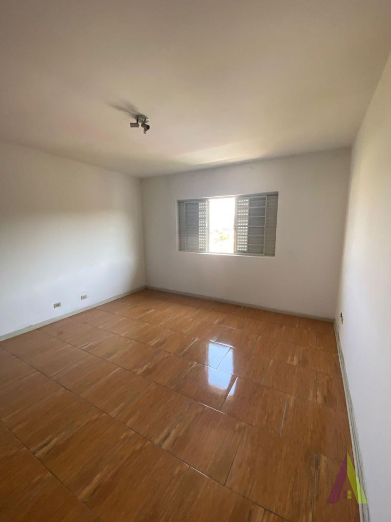 Sobrado Próximo ao Centro de São Roque! 