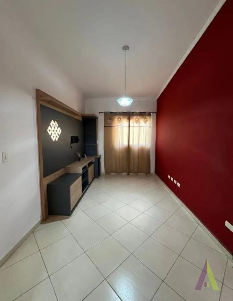 Casa em Condomínio em Bairro Tradicional em São Roque! 