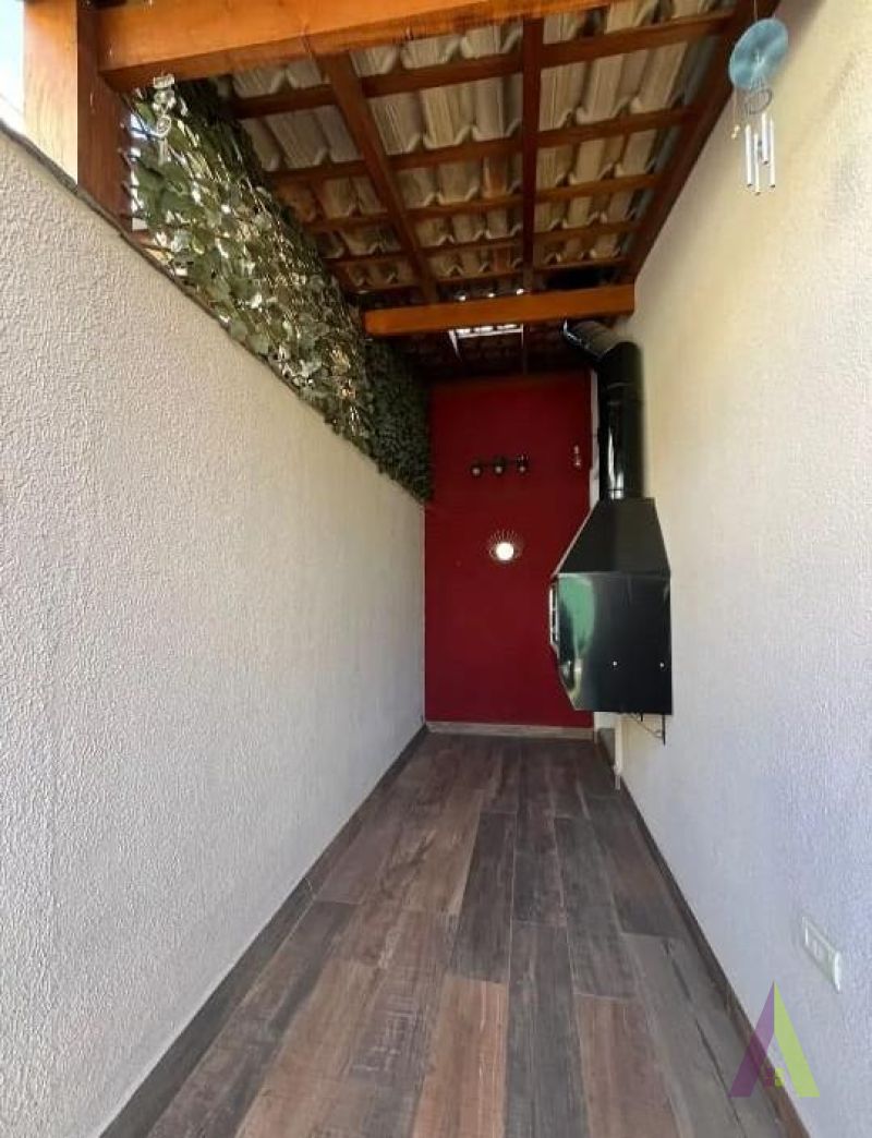 Casa em Condomínio em Bairro Tradicional em São Roque! 