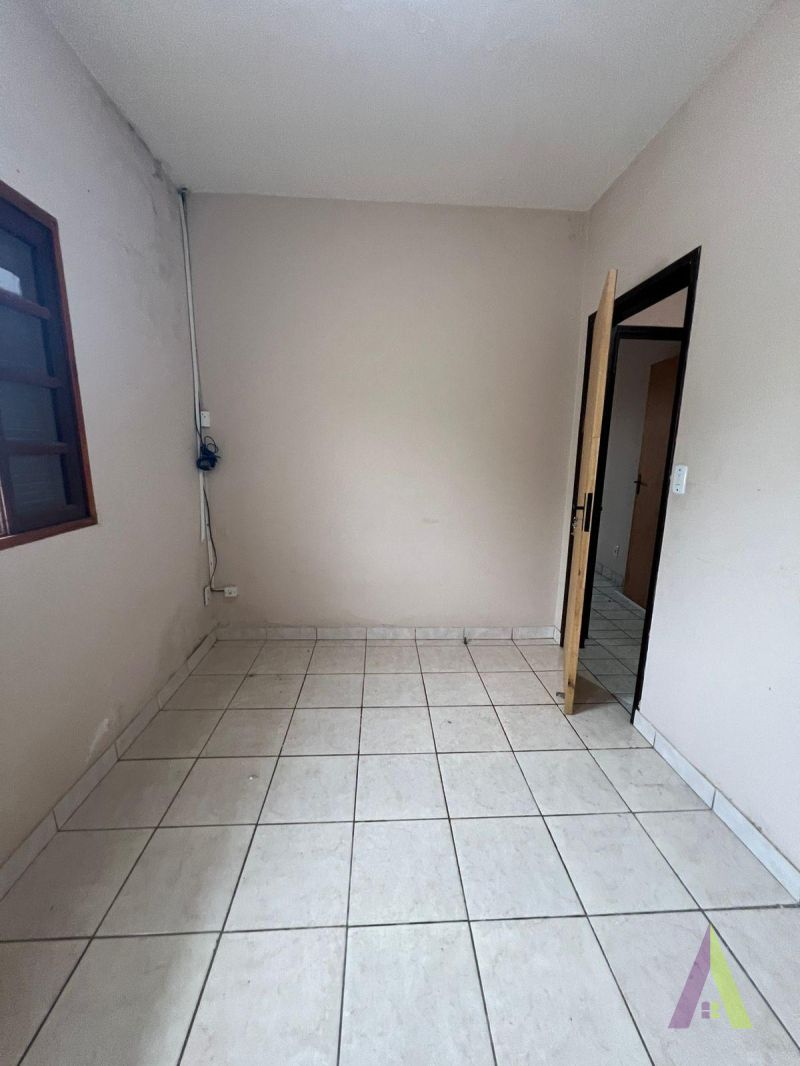 Sobrado Próximo ao Centro de São Roque! 