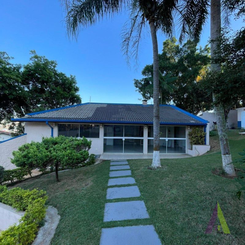 Apartamento Duplex com Área de Lazer Completo em São Roque!