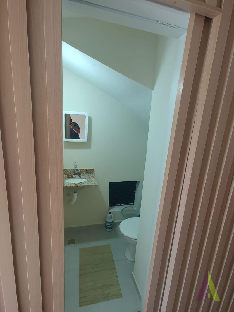 Casa em Condomínio Próximo ao Centro de São Roque!