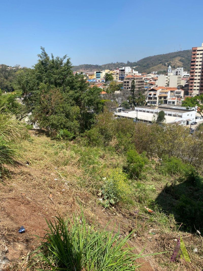 Terreno no Centro de São Roque! 