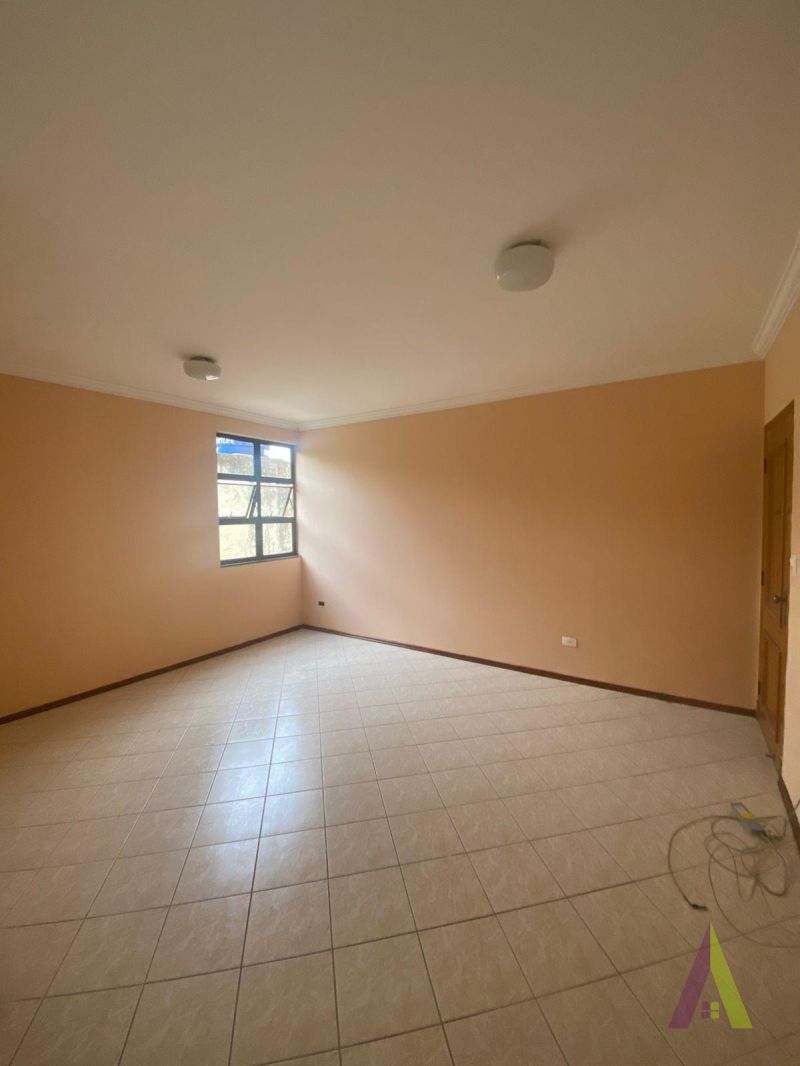 Apartamento com Quintal no Centro de São Roque! 