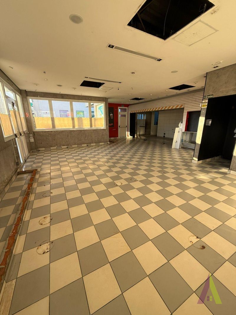Ponto Comercial Térreo em  Mall de Lojas de São Roque!