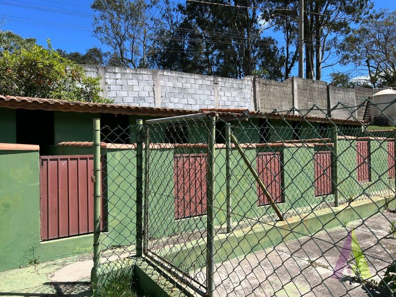 Terreno Plano e Murado em São Roque! 