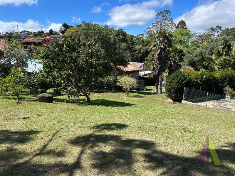 Terreno Plano e Murado em São Roque! 