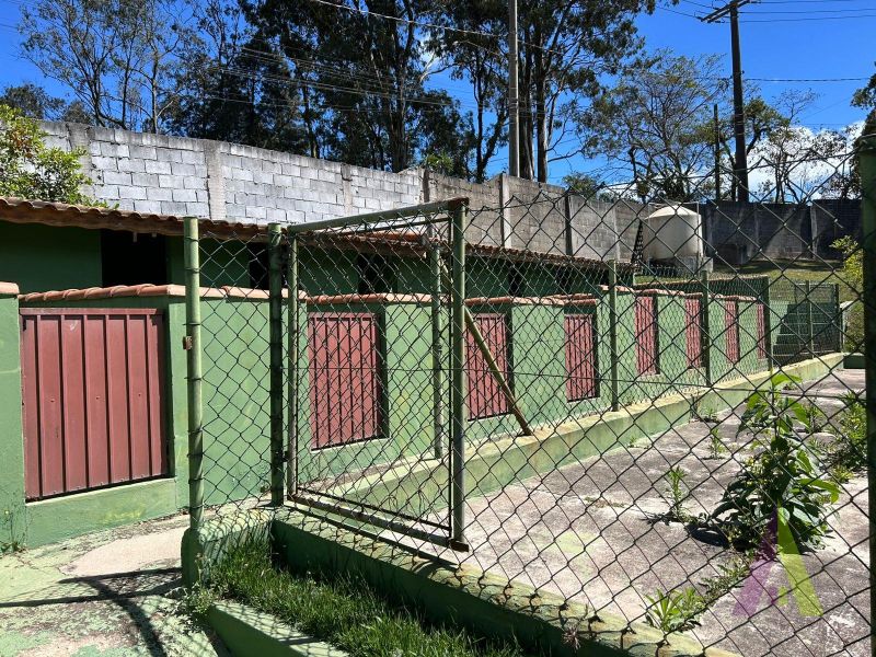 Terreno Plano e Murado em São Roque! 