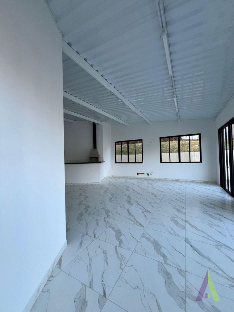 Sobrado Novo em Condomínio em São Roque!