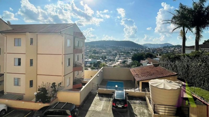 Apartamento no Centro de São Roque!