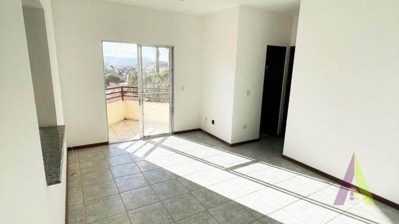 Apartamento no Centro de São Roque!